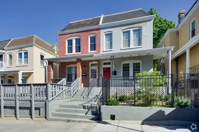 Building Photo - 745 Gresham Pl NW