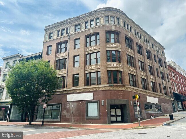 Building Photo - 100 W Lexington St