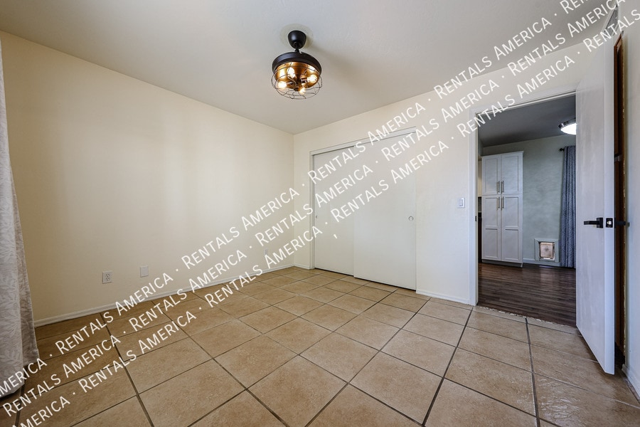 Building Photo - 2548 W Canyon Crest Cir