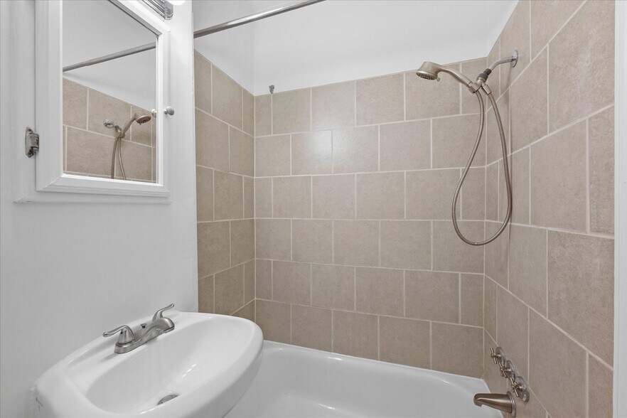 Renovated Bath - 1208 1/2 Wylie St NE