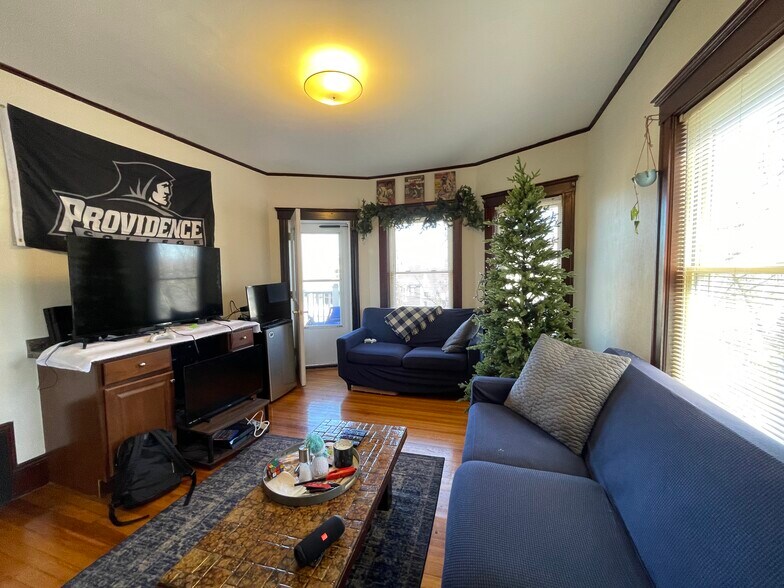 Building Photo - 56 Hobson St