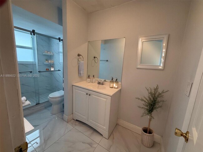 Building Photo - 17255 SW 95th Ave