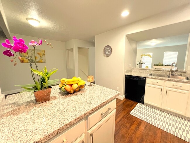 Building Photo - 4721 S Falkirk Dr