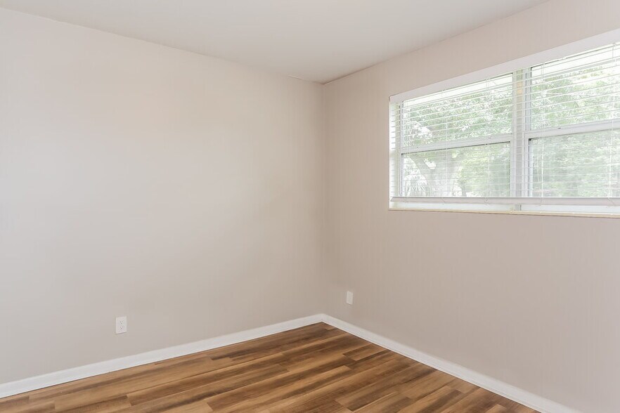 Building Photo - 4733 Samba Dr