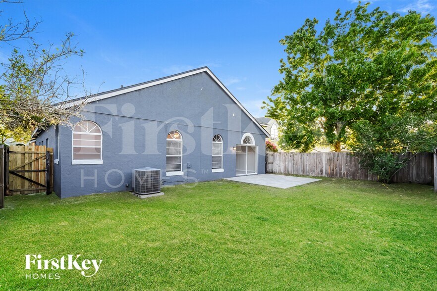 Building Photo - 1047 Whittier Cir