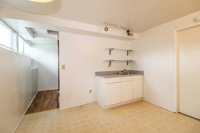Building Photo - 3233 54th St SW