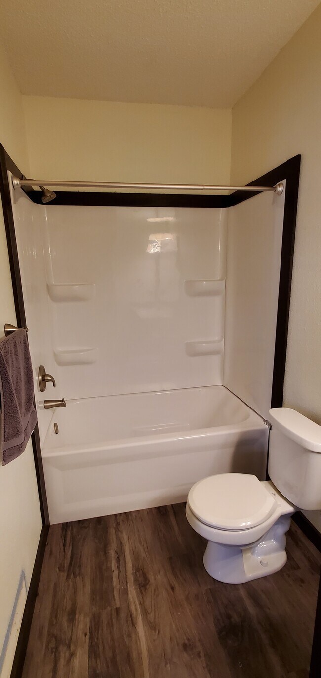 Bathroom - 405 Main St