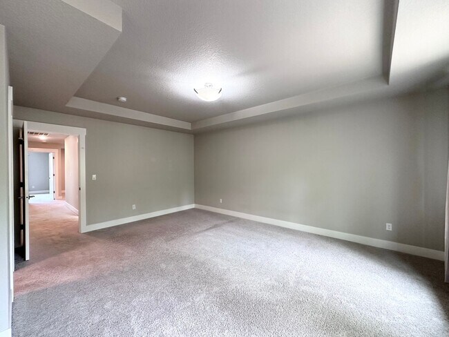 Building Photo - Beautiful Home in Desirable Monterey Estates – Happy Valley