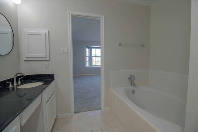 Building Photo - 10819 Belle Haven Dr