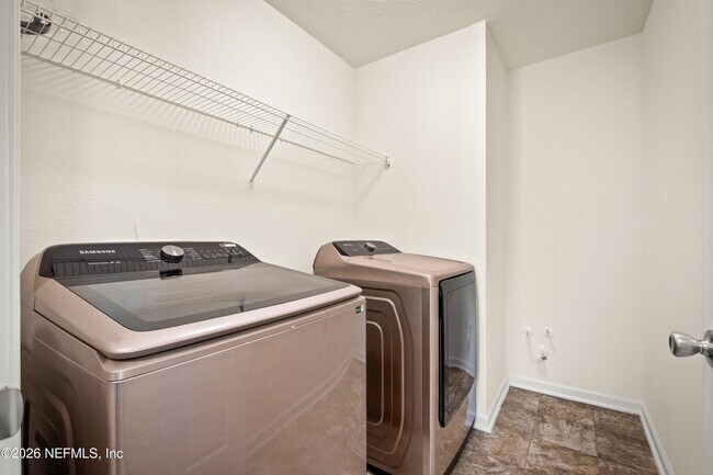 Building Photo - 12856 Buckhorn Ln