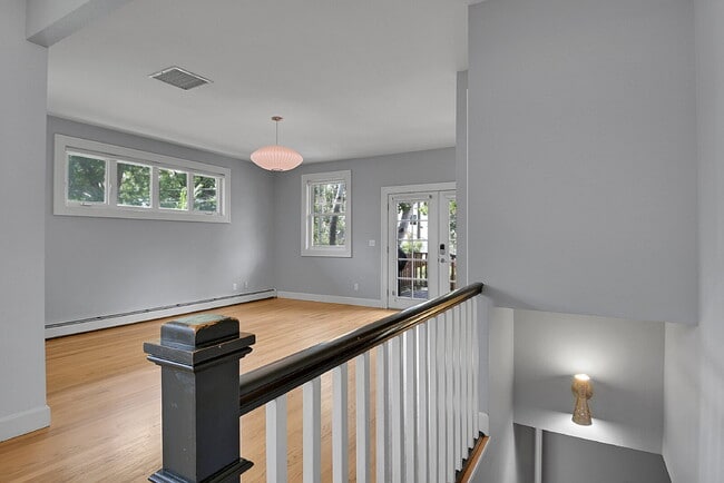 Building Photo - $4,600- 4 Bed, 3 Bath Home in Denver with ...