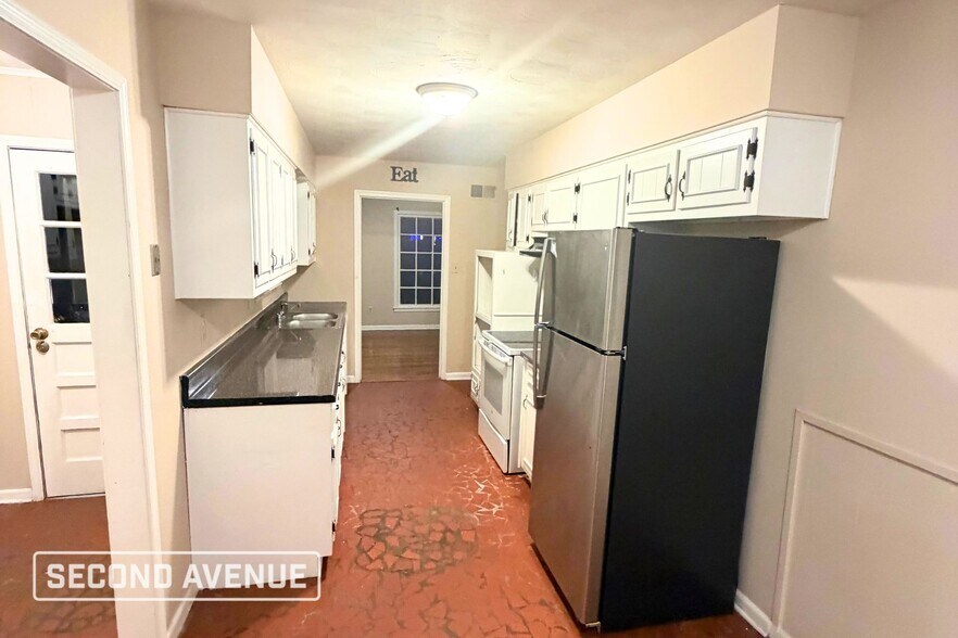 Building Photo - 3088 Lynchburg St