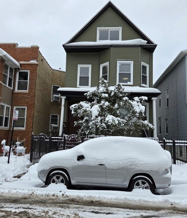 Building Photo - 3049 N Avers Ave