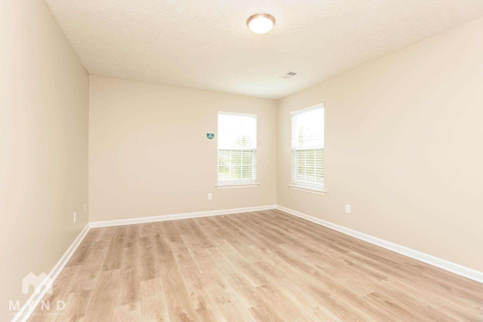 Building Photo - 1700 Chris Dr