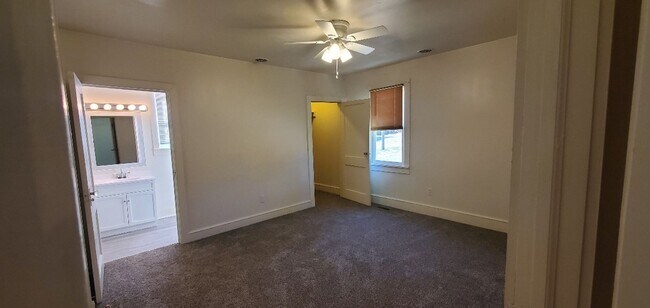 Building Photo - So Much Space