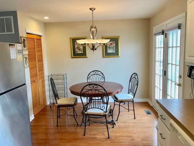 Building Photo - RARELY OFFERED IN PACKER PARK 3BR/2.5BA HOME w/Garage, Patio & Deck!