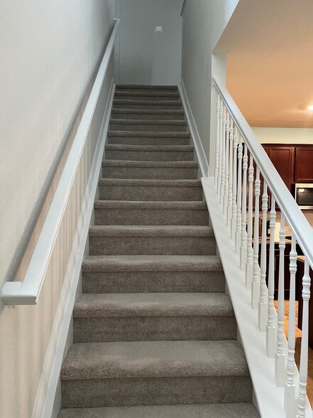 Stairs to second level - 1418 Evergreen Ter