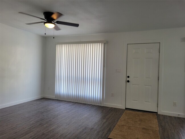 Building Photo - 7823 Detroit St