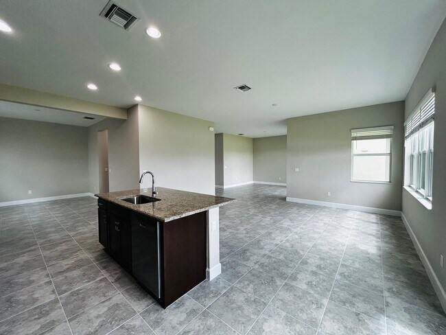 Building Photo - 5468 Pecan Dr