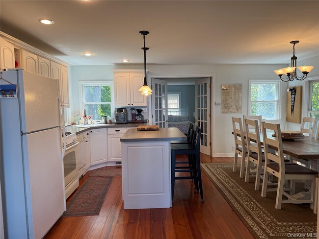 Building Photo - 107 Waterview Dr