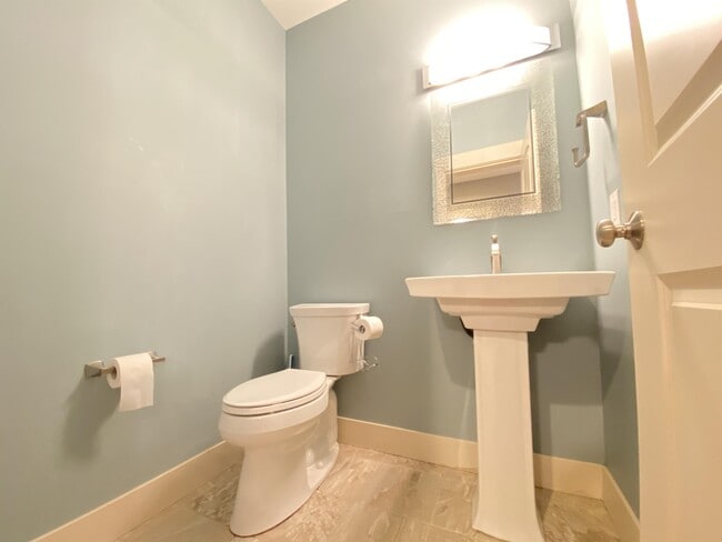 Building Photo - 6387 Paint Dr