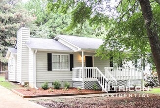 Building Photo - 89 Village Dr