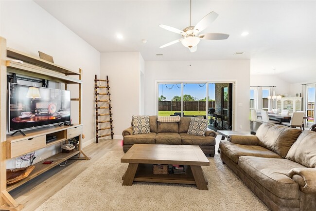 Building Photo - 209 Chesapeake Dr