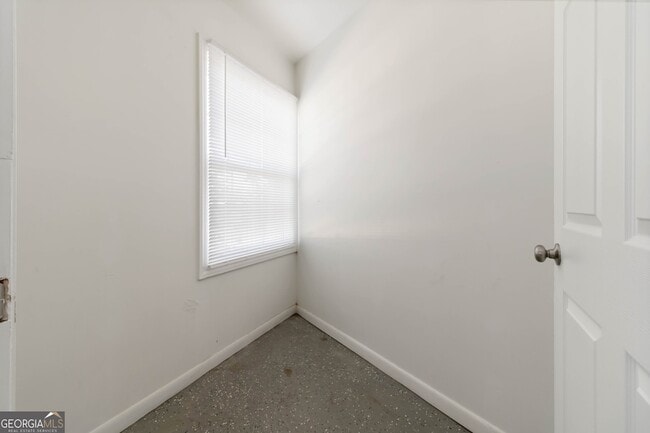 Building Photo - 46 Le Parc Fontaine