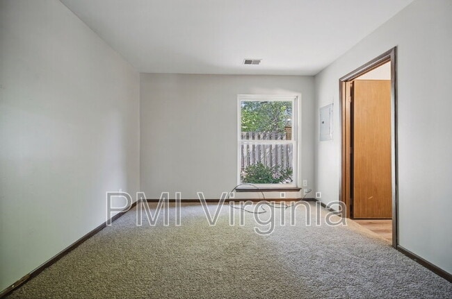 Building Photo - 1474 E Tanners Creek Dr