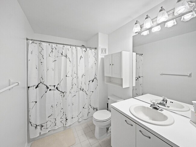 Building Photo - 4866 SW 32nd Terrace