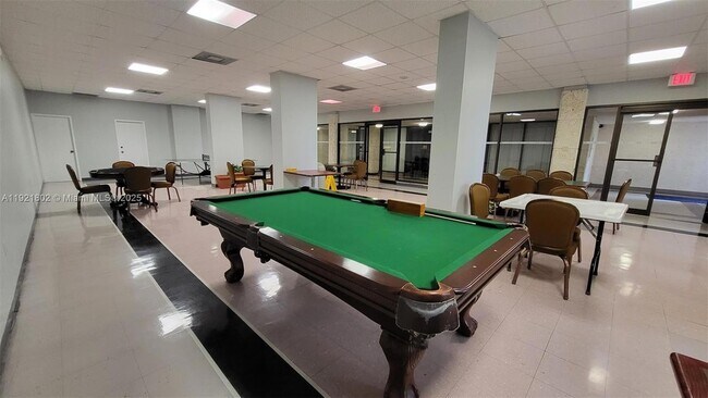 Building Photo - 1985 S Ocean Dr