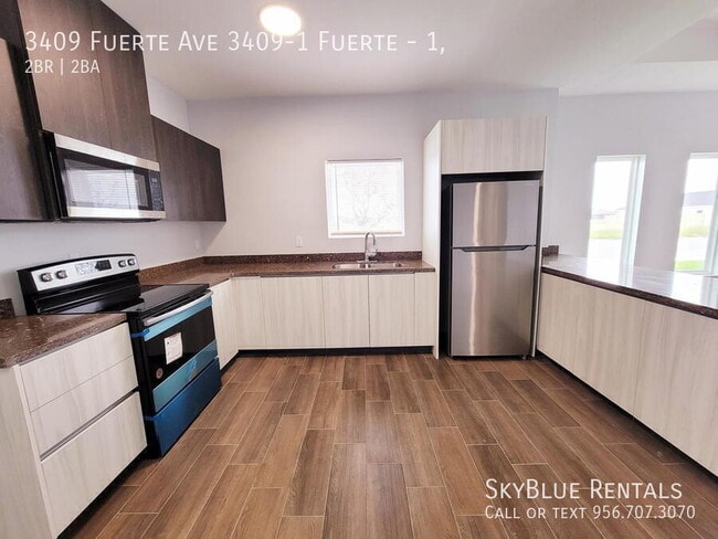 Building Photo - 3409 Fuerte Ave