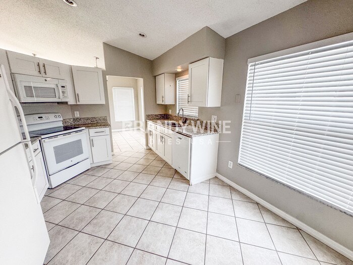 Building Photo - 251 Coralwood Ct