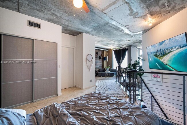 Building Photo - 690 SW 1st Ct