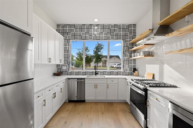 Building Photo - 2211 White Dove Pass