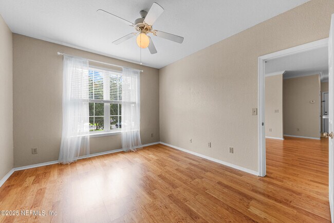 Building Photo - 13810 Sutton Park Dr N