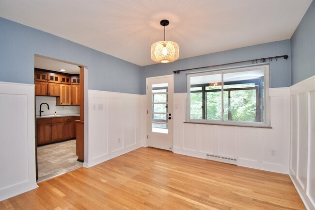 Building Photo - 7236 Longfield Dr