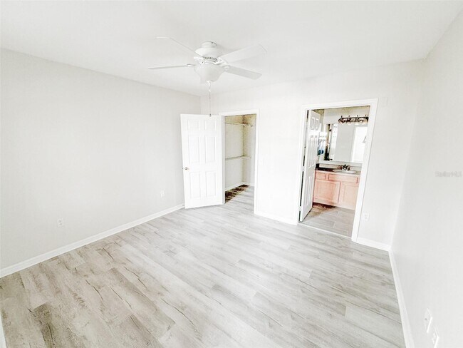 Building Photo - 1110 Villagio Cir