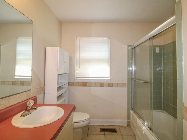 Building Photo - Nice brick home located on corner lot in Athens City!