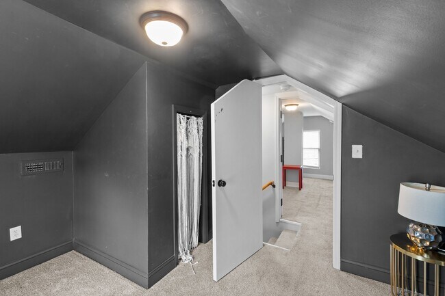 Building Photo - 1629 24th Ave N
