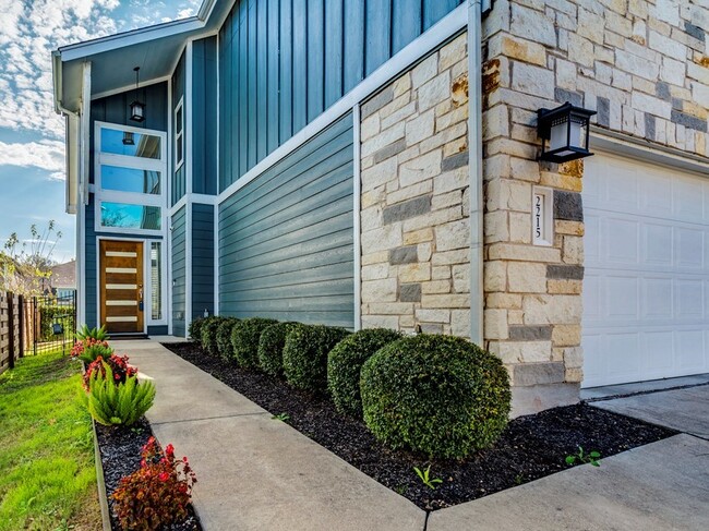Building Photo - 2215 Capulet St