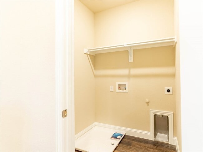 Building Photo - 6819 Topaz Dr