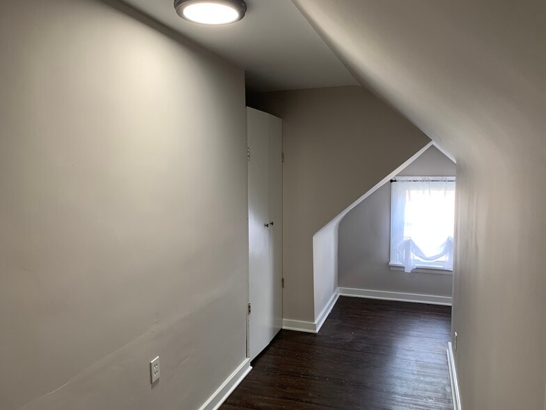 Building Photo - 804 Bauman Ave