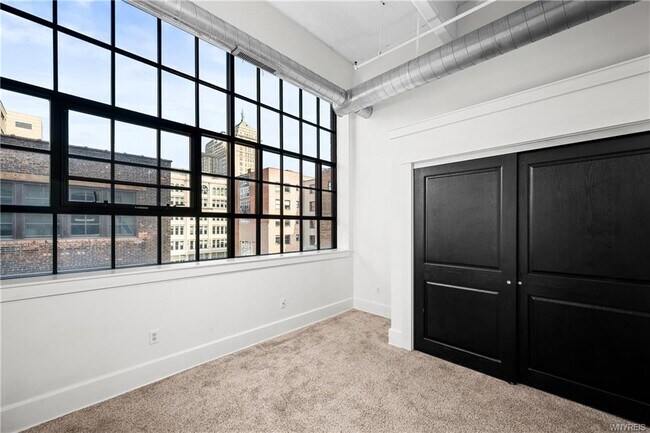 Building Photo - 210 Ellicott St