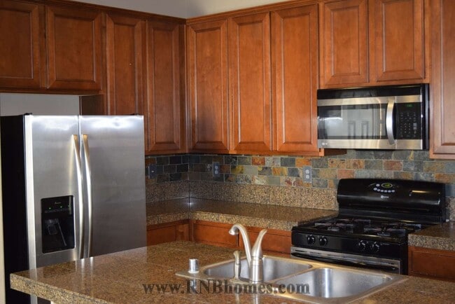 Building Photo - 1345 Incline Dr