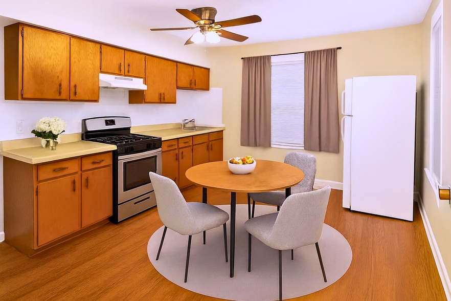 Building Photo - 4701 N Kilbourn Ave