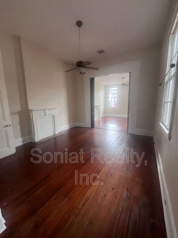 Building Photo - 2501 Burgundy St