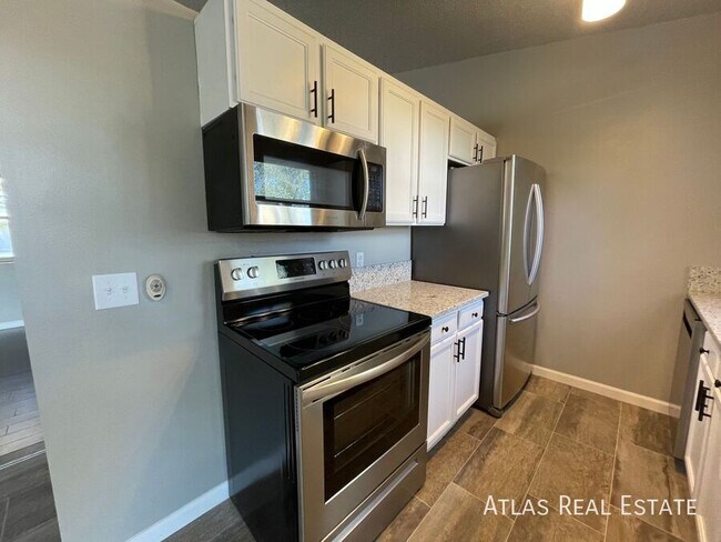 Building Photo - 2115 Bainbridge Rd