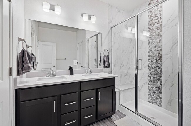 Building Photo - Modern Home in Brighton!