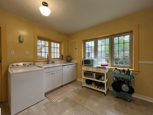 Building Photo - Charming Cottage Home with Timeless Character, Hardwood Floors, Flexible Living Spaces, and Expan...